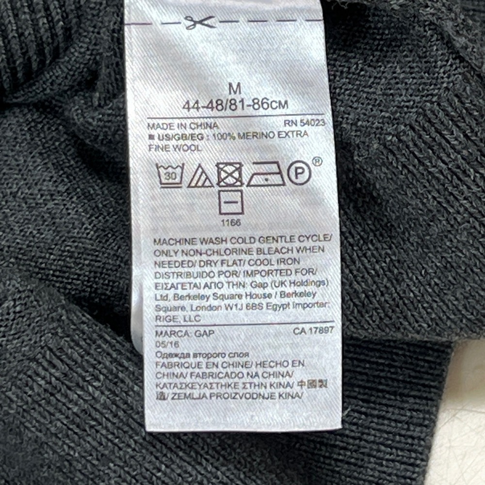 Gap Mens V-Neck Sweater Charcoal Gray Heather Knit Long Sleeve Size Medium - Picture 9 of 10